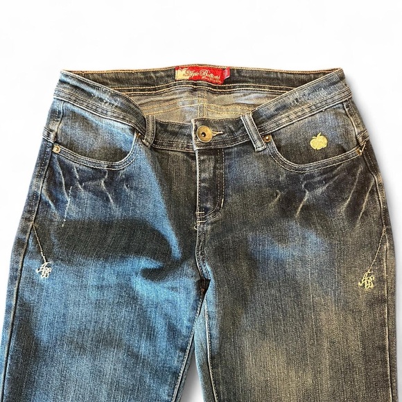 Apple Bottom Women’s Jeans Blue Denim Embroidered Pockets Size 7/8 - Picture 1 of 6